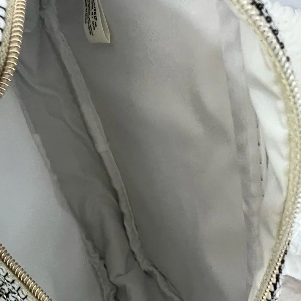 Chanel Black and White Cosmetic Bag with Textured Design - Picture 7 of 12